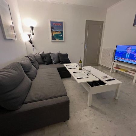 Seafront - Beautiful Flat With Aircon And Comfortable Loggia Vallauris Exteriér fotografie