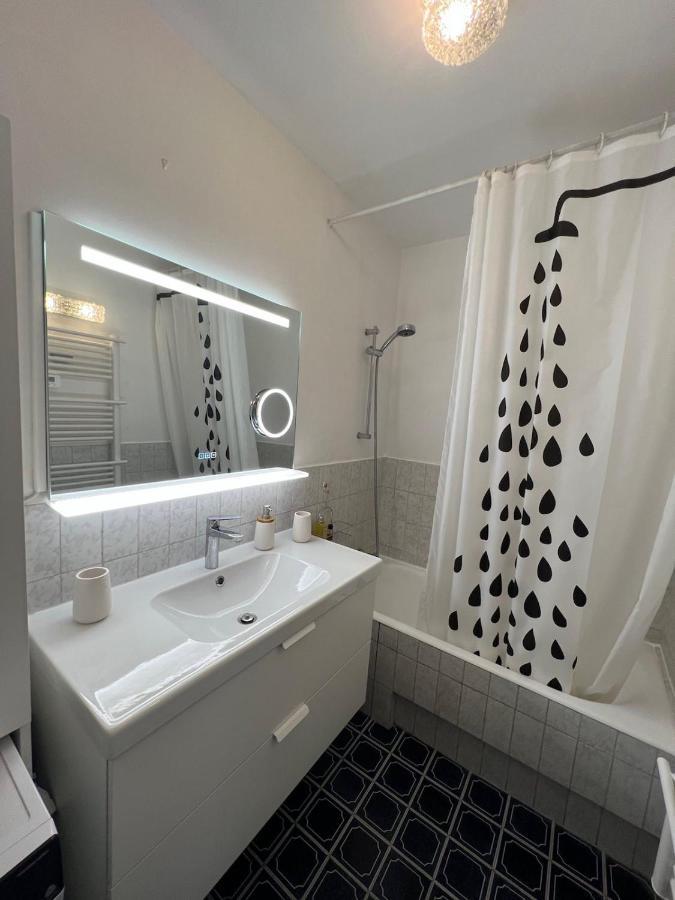 Seafront - Beautiful Flat With Aircon And Comfortable Loggia Vallauris Exteriér fotografie